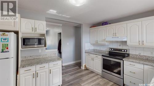 4619 7Th Avenue, Regina, SK - Indoor Photo Showing Kitchen