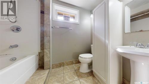 4619 7Th Avenue, Regina, SK - Indoor Photo Showing Bathroom