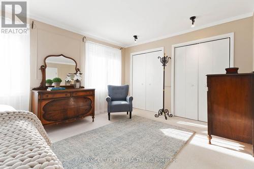 51 Camden Place, London, ON - Indoor Photo Showing Bedroom