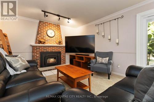 51 Camden Place, London, ON - Indoor Photo Showing Living Room With Fireplace