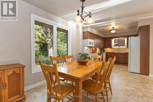 51 Camden Place, London, ON - Indoor Photo Showing Dining Room