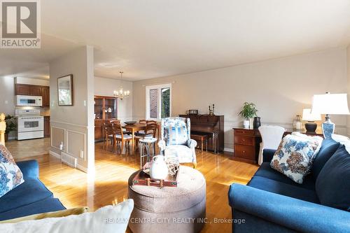 51 Camden Place, London, ON - Indoor Photo Showing Living Room