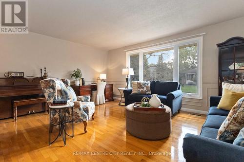 51 Camden Place, London, ON - Indoor Photo Showing Living Room