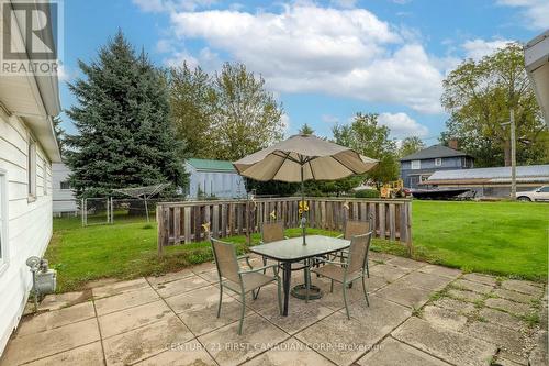 38 York Street W, Chatham-Kent (Ridgetown), ON - Outdoor With Backyard