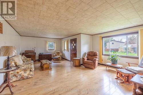 38 York Street W, Chatham-Kent (Ridgetown), ON - Indoor Photo Showing Living Room