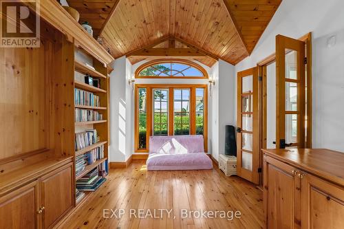 105 Hedge Road, Georgina, ON - Indoor Photo Showing Other Room