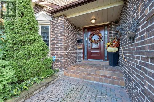 8 Lombardy Crescent, Brampton, ON - Outdoor