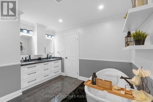 8 Lombardy Crescent, Brampton, ON - Indoor Photo Showing Bathroom