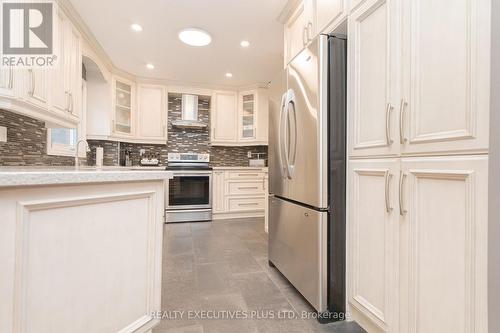 8 Lombardy Crescent, Brampton, ON - Indoor Photo Showing Kitchen