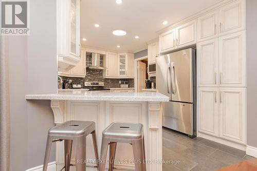 8 Lombardy Crescent, Brampton, ON - Indoor Photo Showing Kitchen