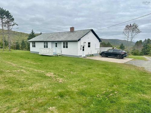 5 Eagles Nest Drive, West Bay Marshes, NS 