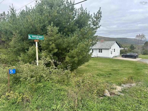 5 Eagles Nest Drive, West Bay Marshes, NS 