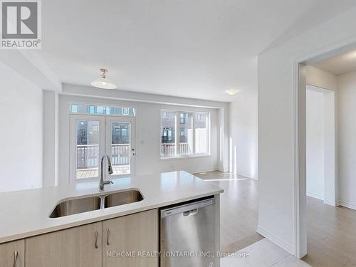 1371 William Halton Parkway, Oakville, ON - Indoor Photo Showing Kitchen With Double Sink