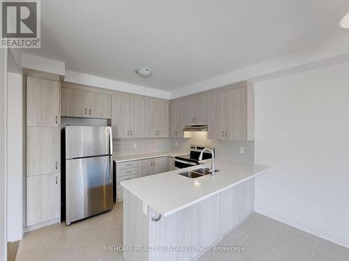 1371 William Halton Parkway, Oakville, ON - Indoor Photo Showing Kitchen With Double Sink