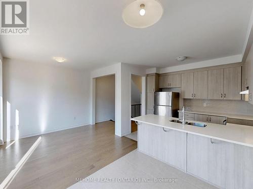 1371 William Halton Parkway, Oakville, ON - Indoor Photo Showing Kitchen With Double Sink