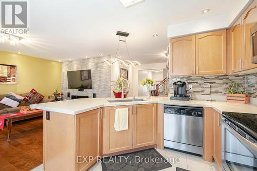 504 Cavanagh Lane, Milton, ON - Indoor Photo Showing Kitchen