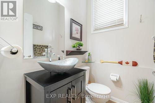 504 Cavanagh Lane, Milton, ON - Indoor Photo Showing Bathroom