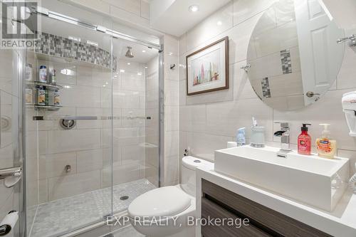 504 Cavanagh Lane, Milton, ON - Indoor Photo Showing Bathroom