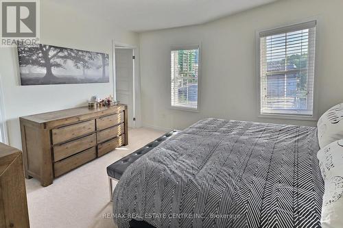 5 - 22 Spring Creek Drive, Hamilton, ON - Indoor Photo Showing Bedroom