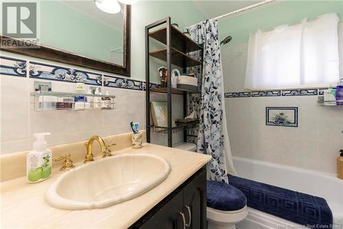 215 Hughes Lane, Saint John, NB - Indoor Photo Showing Bathroom