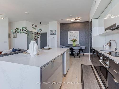 Ph02-170 Bayview Ave, Toronto, ON - Indoor Photo Showing Kitchen