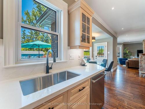 1294 Commerce St, Pickering, ON - Indoor Photo Showing Kitchen