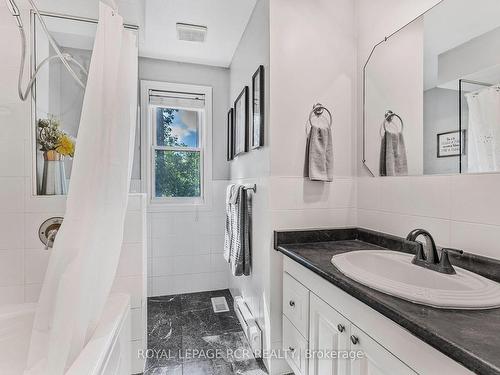 56 Maple Ave, Adjala-Tosorontio, ON - Indoor Photo Showing Bathroom