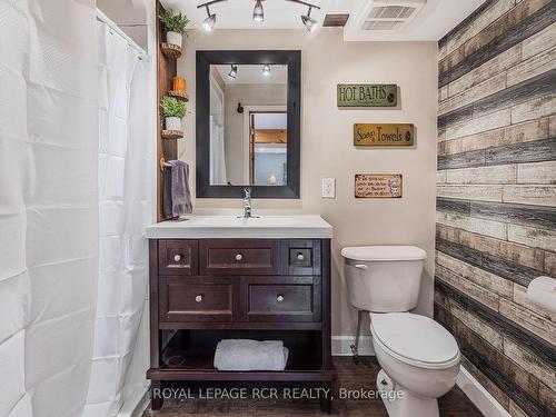 56 Maple Ave, Adjala-Tosorontio, ON - Indoor Photo Showing Bathroom