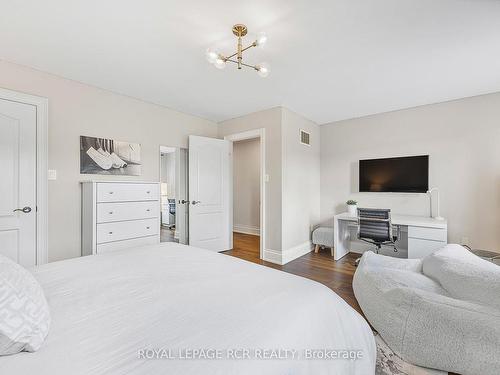 13 James Ratcliff Ave, Whitchurch-Stouffville, ON - Indoor Photo Showing Bedroom