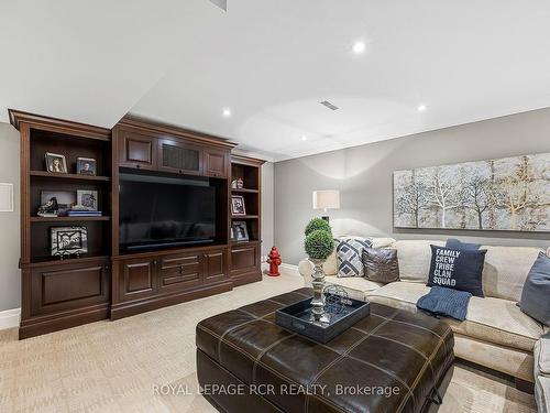 13 James Ratcliff Ave, Whitchurch-Stouffville, ON - Indoor Photo Showing Living Room