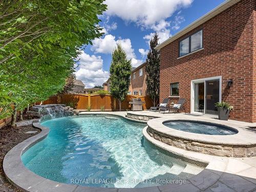 13 James Ratcliff Ave, Whitchurch-Stouffville, ON - Outdoor With In Ground Pool