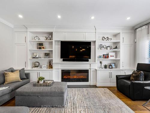 13 James Ratcliff Ave, Whitchurch-Stouffville, ON - Indoor Photo Showing Living Room With Fireplace