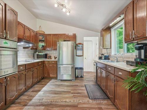 859 Sixth St N, South Bruce Peninsula, ON - Indoor Photo Showing Kitchen With Double Sink