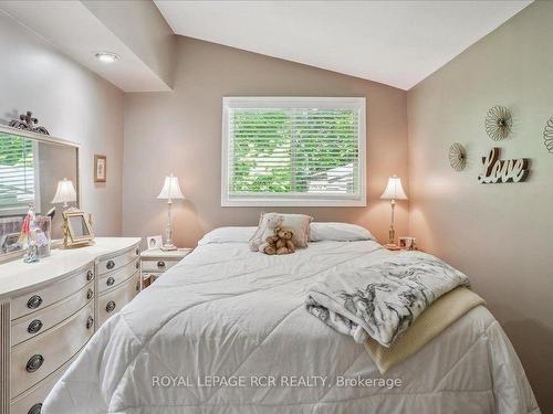 859 Sixth St N, South Bruce Peninsula, ON - Indoor Photo Showing Bedroom