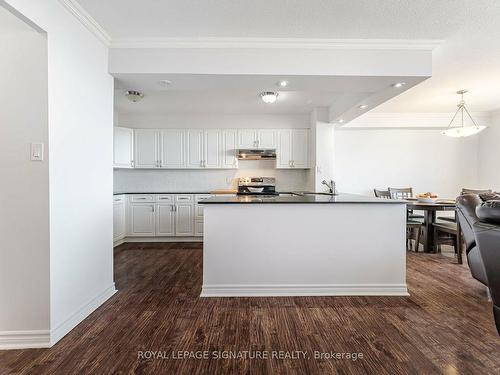 1702-155 Marlee Ave, Toronto, ON - Indoor Photo Showing Kitchen