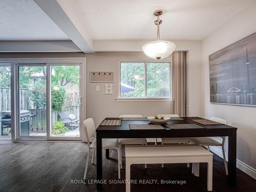 25-574 Pinedale Ave, Burlington, ON - Indoor Photo Showing Dining Room