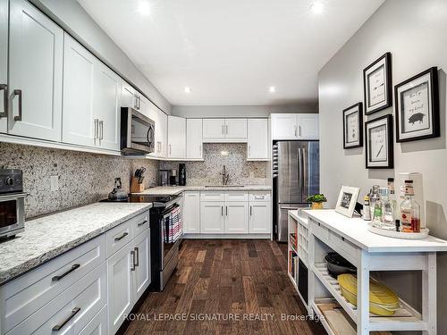 25-574 Pinedale Ave, Burlington, ON - Indoor Photo Showing Kitchen With Stainless Steel Kitchen With Upgraded Kitchen