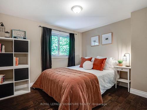 25-574 Pinedale Ave, Burlington, ON - Indoor Photo Showing Bedroom