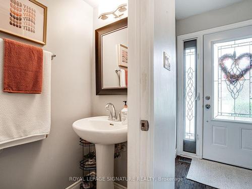 25-574 Pinedale Ave, Burlington, ON - Indoor Photo Showing Bathroom