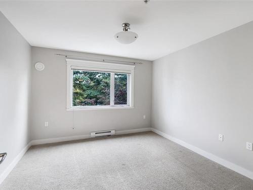 202-535 Heatherdale Lane, Saanich, BC - Indoor Photo Showing Other Room