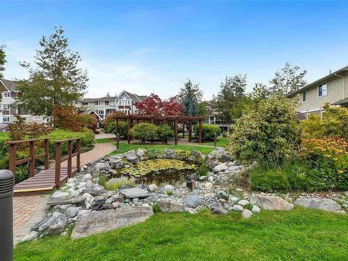 202-535 Heatherdale Lane, Saanich, BC - Outdoor