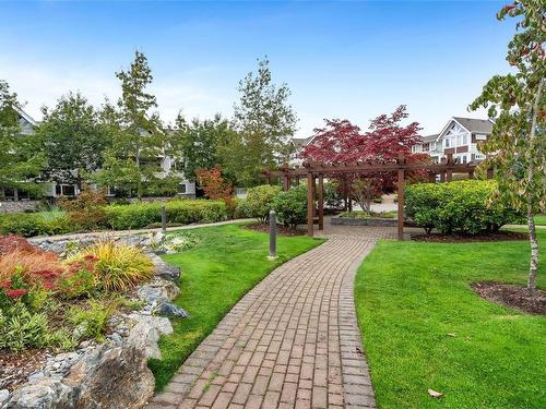 202-535 Heatherdale Lane, Saanich, BC - Outdoor