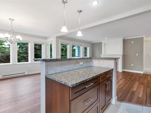 202-535 Heatherdale Lane, Saanich, BC - Indoor Photo Showing Kitchen