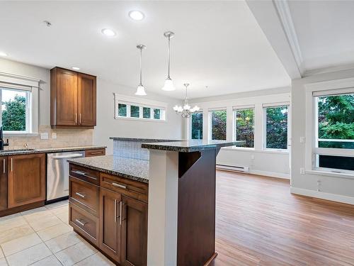 202-535 Heatherdale Lane, Saanich, BC - Indoor Photo Showing Kitchen