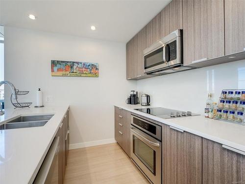 1602-728 Yates St, Victoria, BC - Indoor Photo Showing Kitchen With Double Sink With Upgraded Kitchen