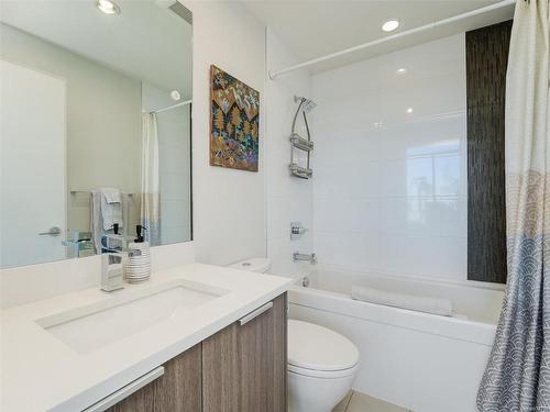 1602-728 Yates St, Victoria, BC - Indoor Photo Showing Bathroom