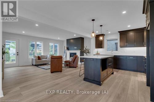 516 Newfoundland Street, Wellington North (Mount Forest), ON - Indoor Photo Showing Kitchen