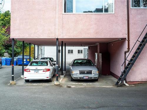 2170 Haultain St, Oak Bay, BC -  Photo Showing Garage