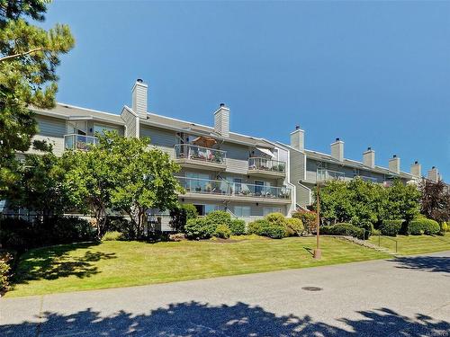 318-10459 Resthaven Dr, Sidney, BC - Outdoor