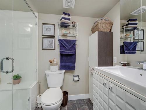 318-10459 Resthaven Dr, Sidney, BC - Indoor Photo Showing Bathroom